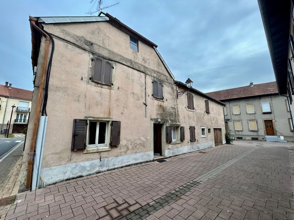 Achat maison à vendre 5 chambres 93 m² - Sarralbe