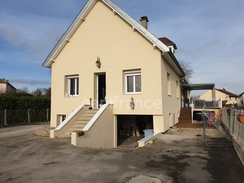 Achat maison à vendre 4 chambres 190 m² - Tavaux