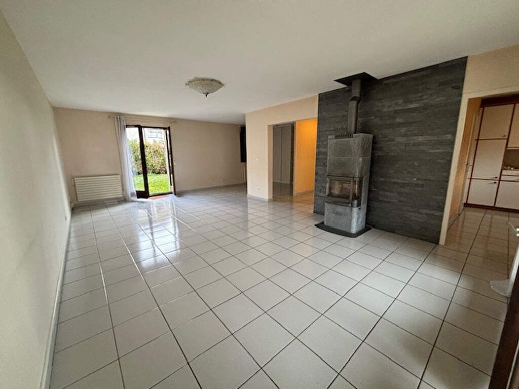 Achat maison à vendre 4 chambres 127 m² - Divonne-les-Bains