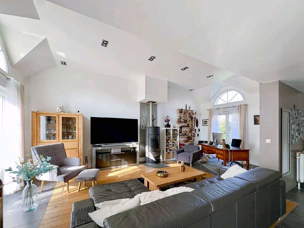 Achat maison à vendre 5 chambres 150 m² - Bussy-Saint-Georges