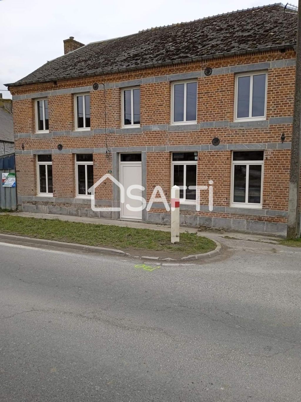 Achat maison à vendre 4 chambres 118 m² - Étrœungt