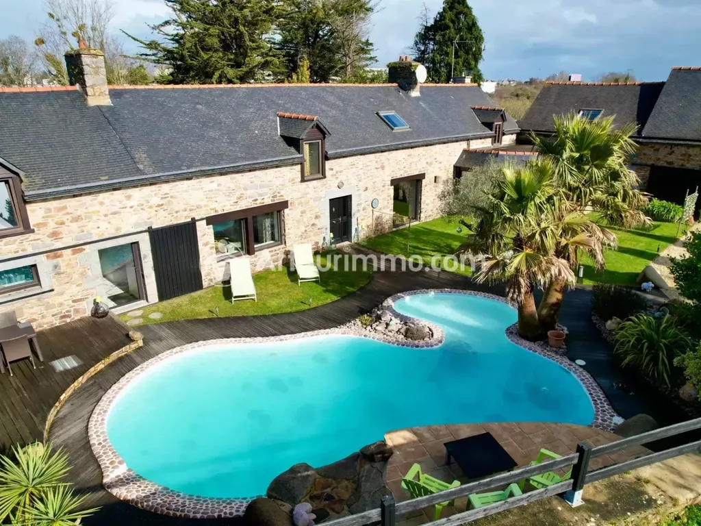 Achat maison à vendre 6 chambres 380 m² - Saint-Brieuc