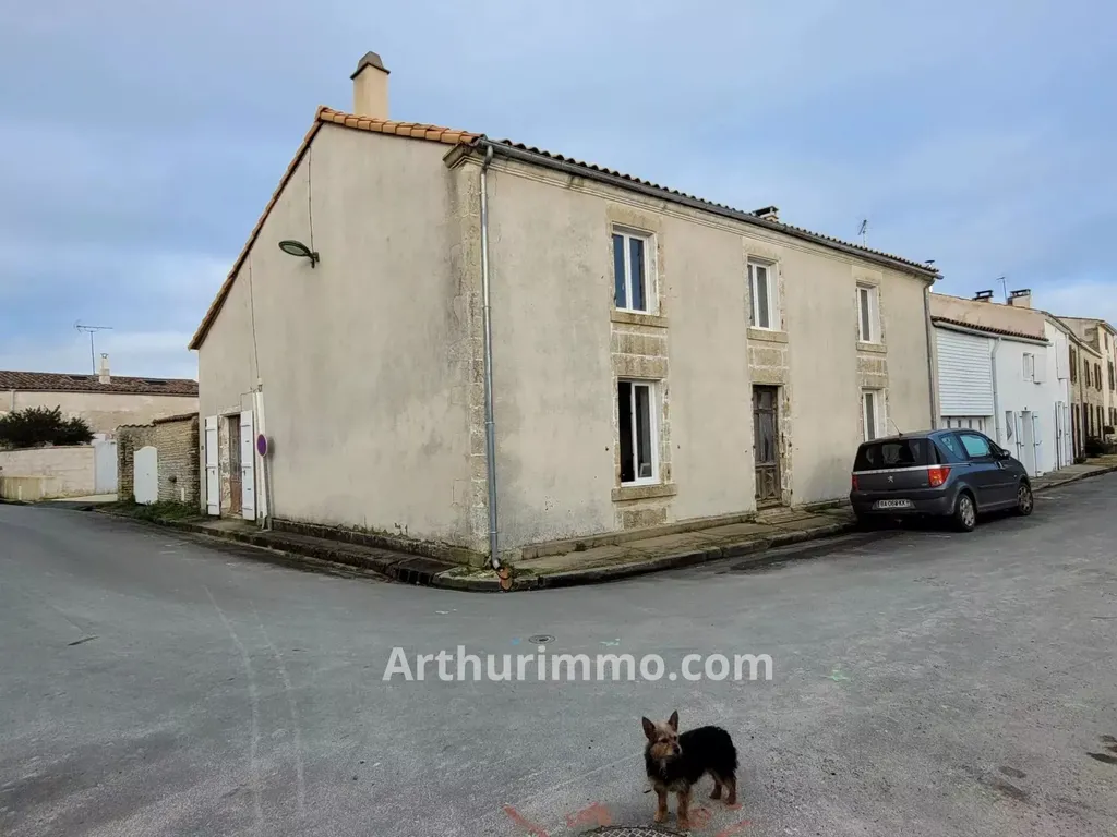 Achat maison à vendre 1 chambre 76 m² - Saint-Hilaire-la-Palud