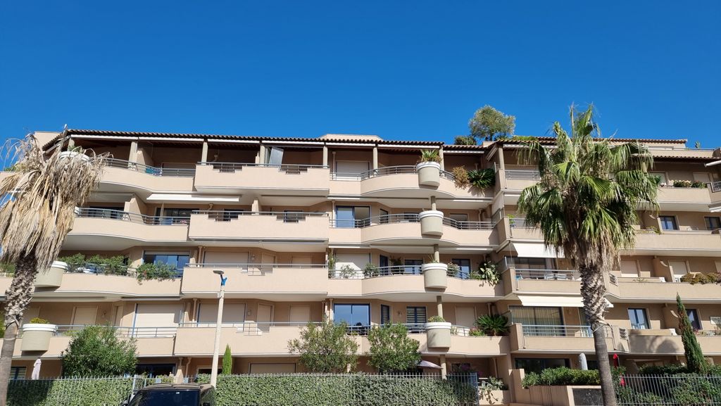 Achat appartement à vendre 2 pièces 45 m² - Cavalaire-sur-Mer