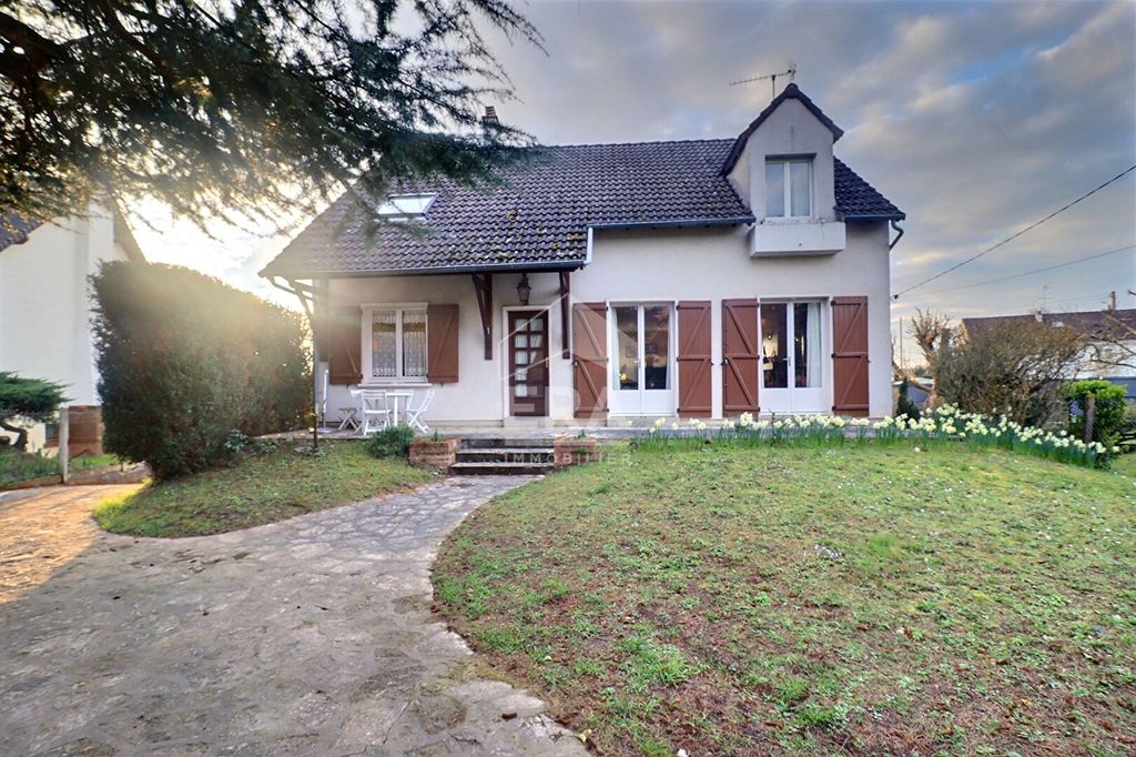 Achat maison à vendre 5 chambres 160 m² - Morigny-Champigny