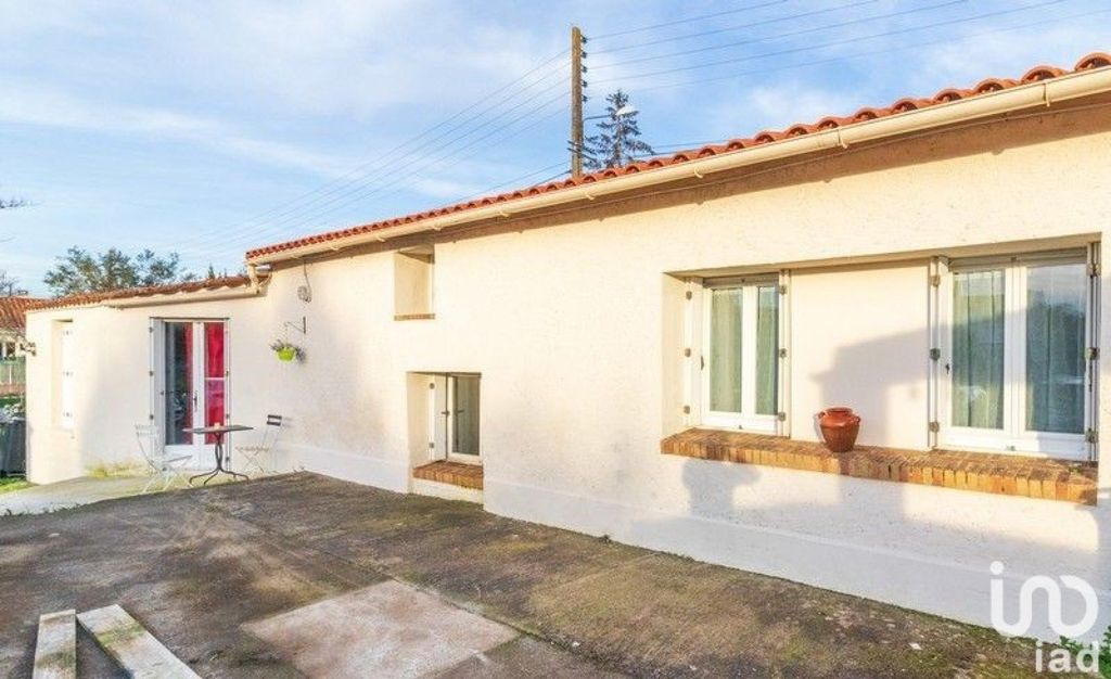 Achat maison à vendre 3 chambres 138 m² - Nalliers