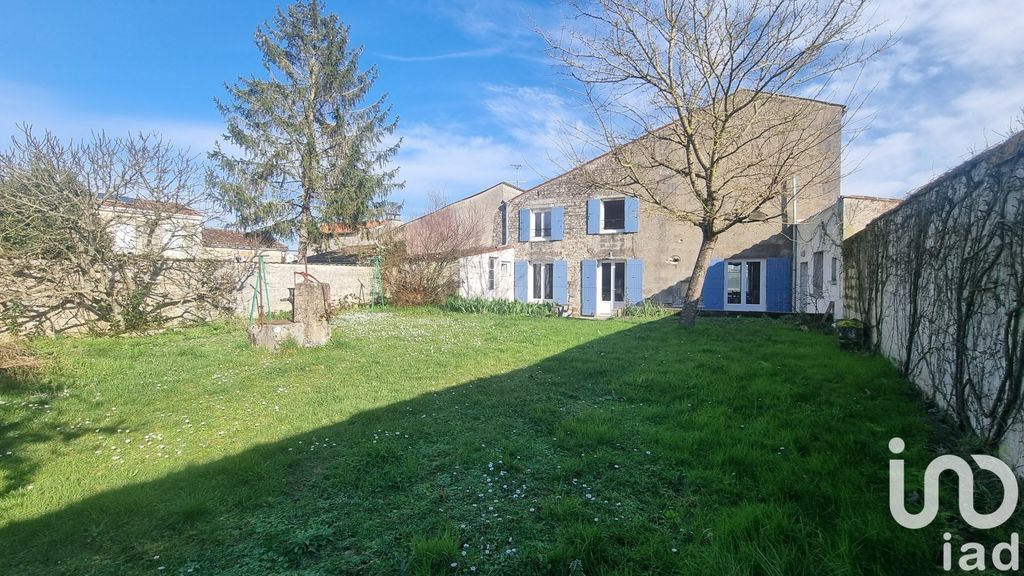 Achat maison à vendre 4 chambres 158 m² - Saint-Jean-d'Angély