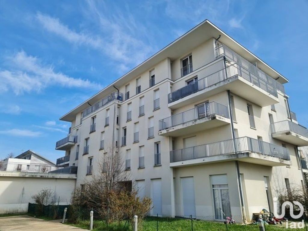 Achat appartement à vendre 2 pièces 49 m² - Sainte-Geneviève-des-Bois