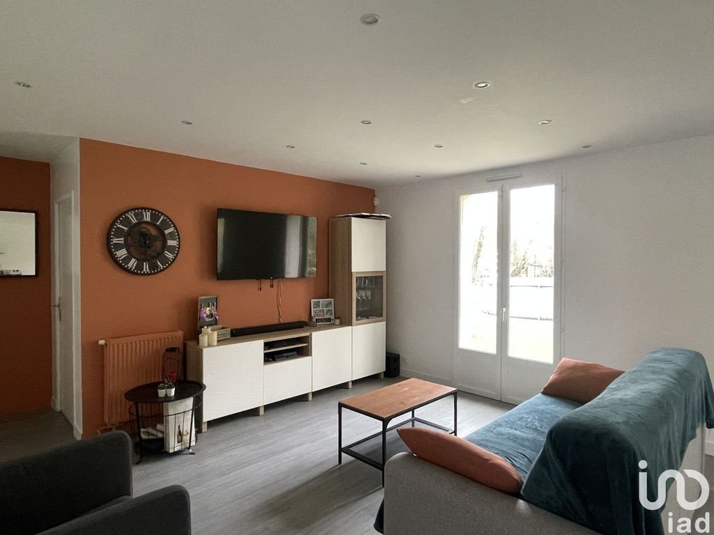 Achat maison à vendre 2 chambres 74 m² - Sainte-Gemme-Moronval