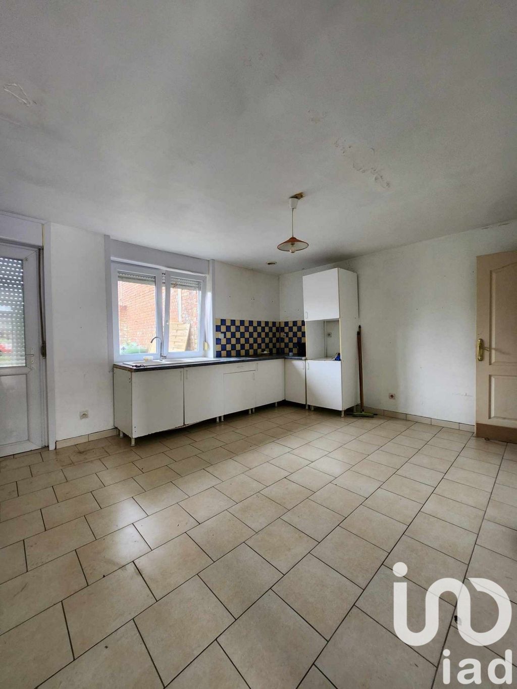 Achat maison à vendre 3 chambres 93 m² - Cauchy-à-la-Tour