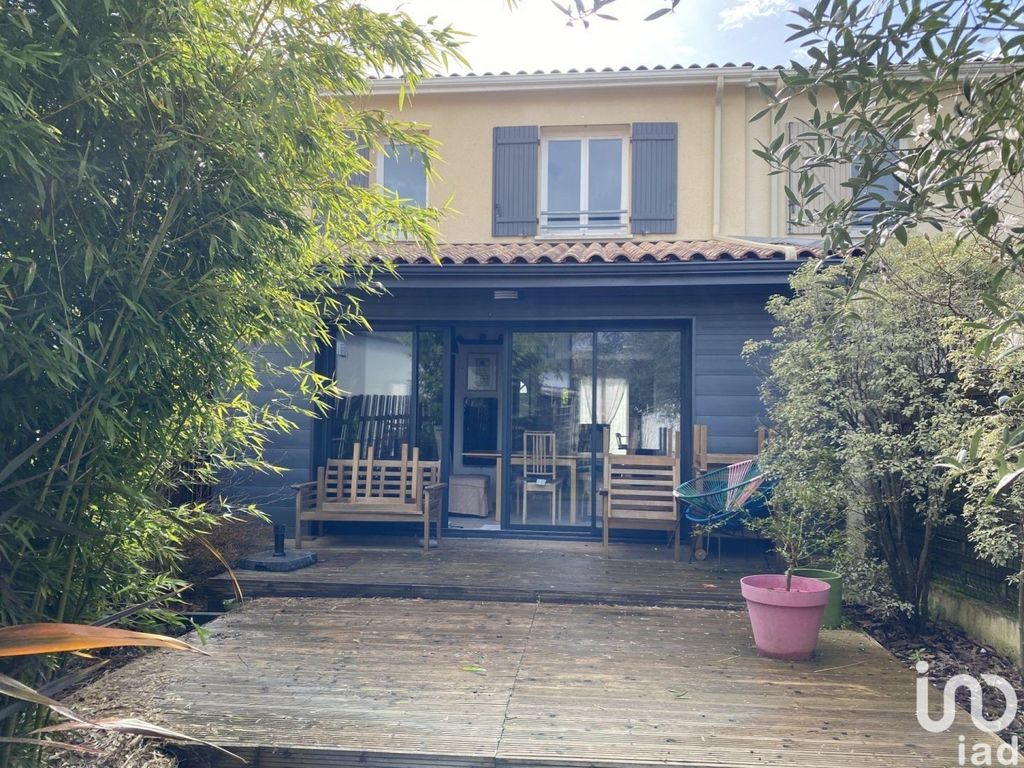 Achat maison à vendre 3 chambres 106 m² - Mérignac