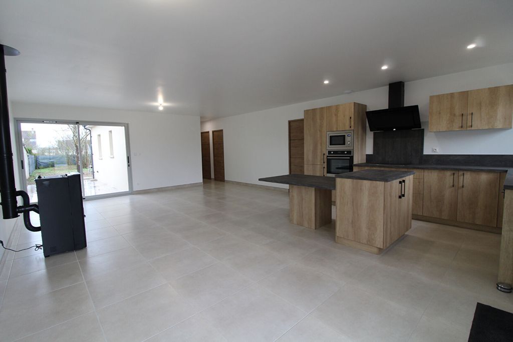 Achat maison à vendre 3 chambres 102 m² - Saint-Claude-de-Diray