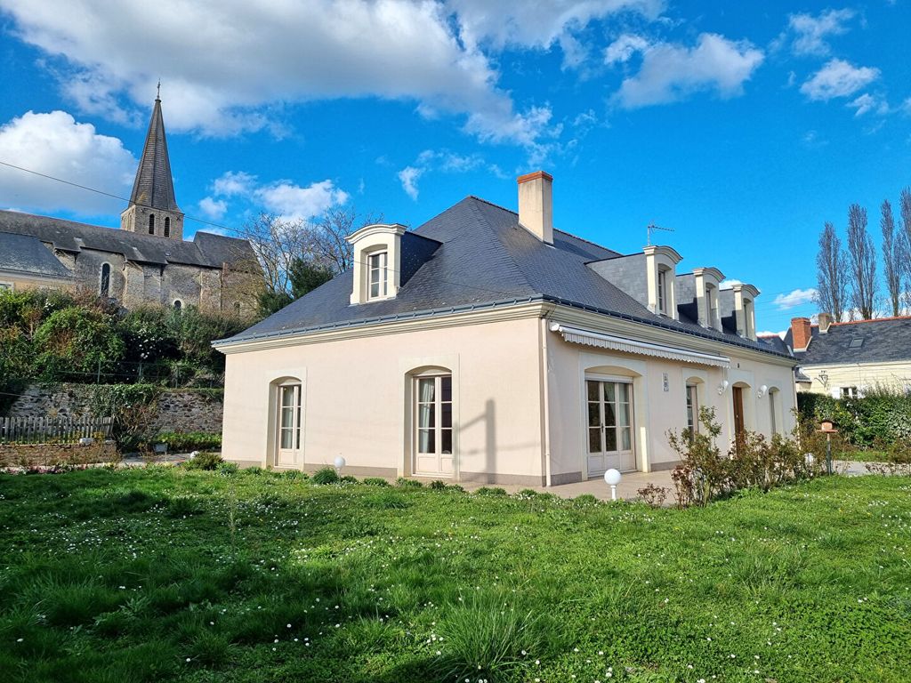 Achat maison à vendre 3 chambres 230 m² - Châteauneuf-sur-Sarthe