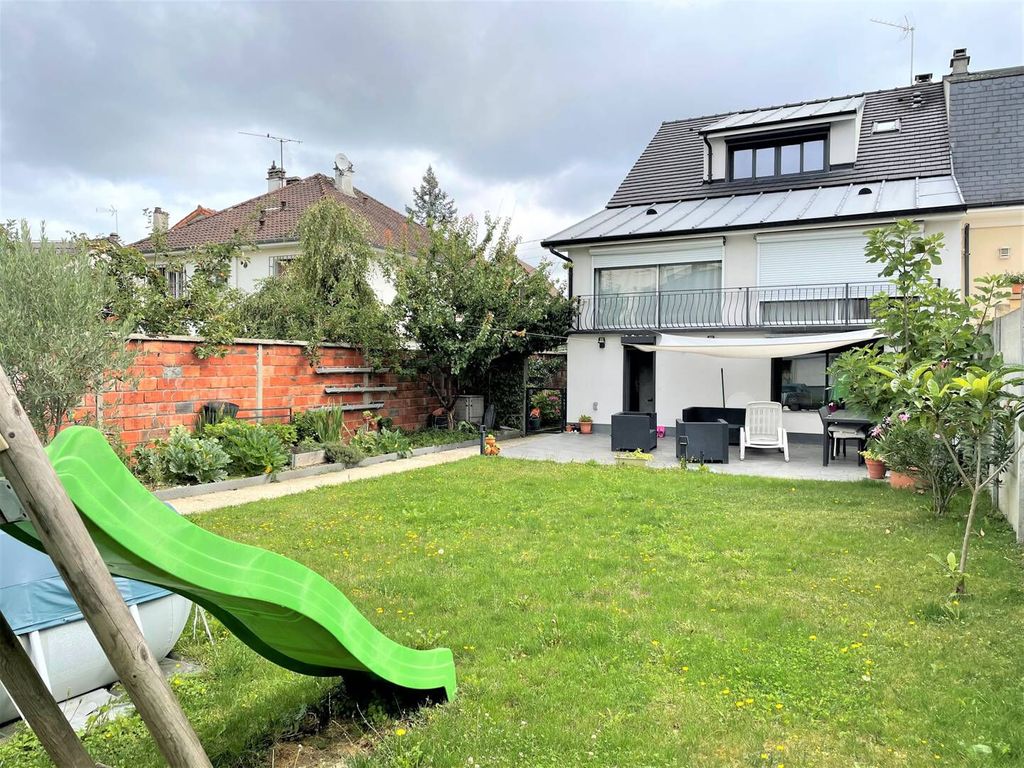 Achat maison à vendre 6 chambres 190 m² - Pontault-Combault