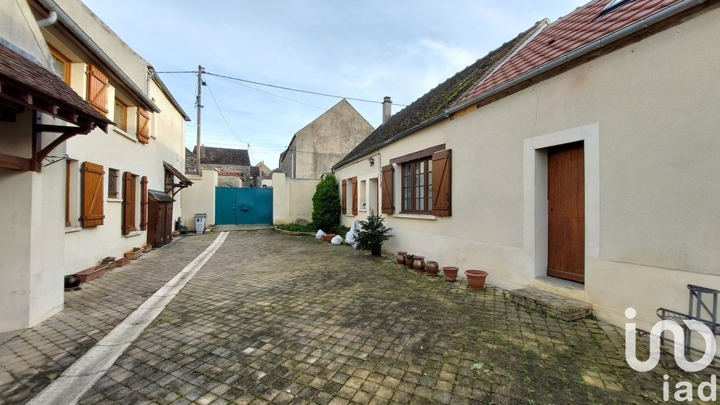 Achat maison à vendre 3 chambres 118 m² - Villeblevin