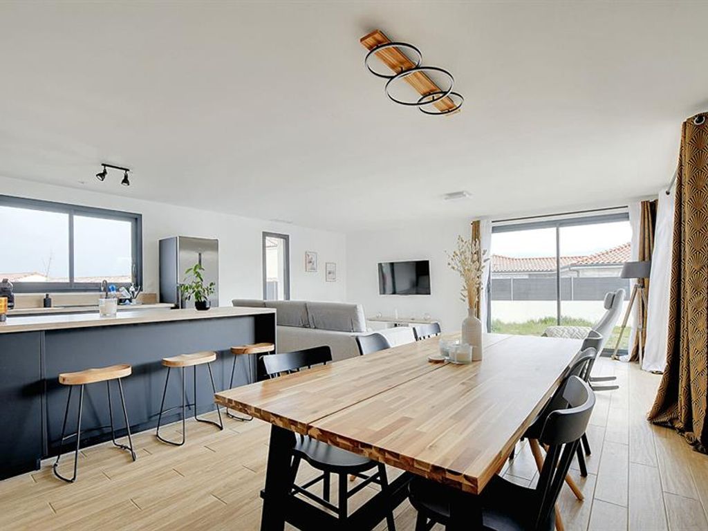 Achat maison à vendre 3 chambres 105 m² - Bourg-Saint-Bernard