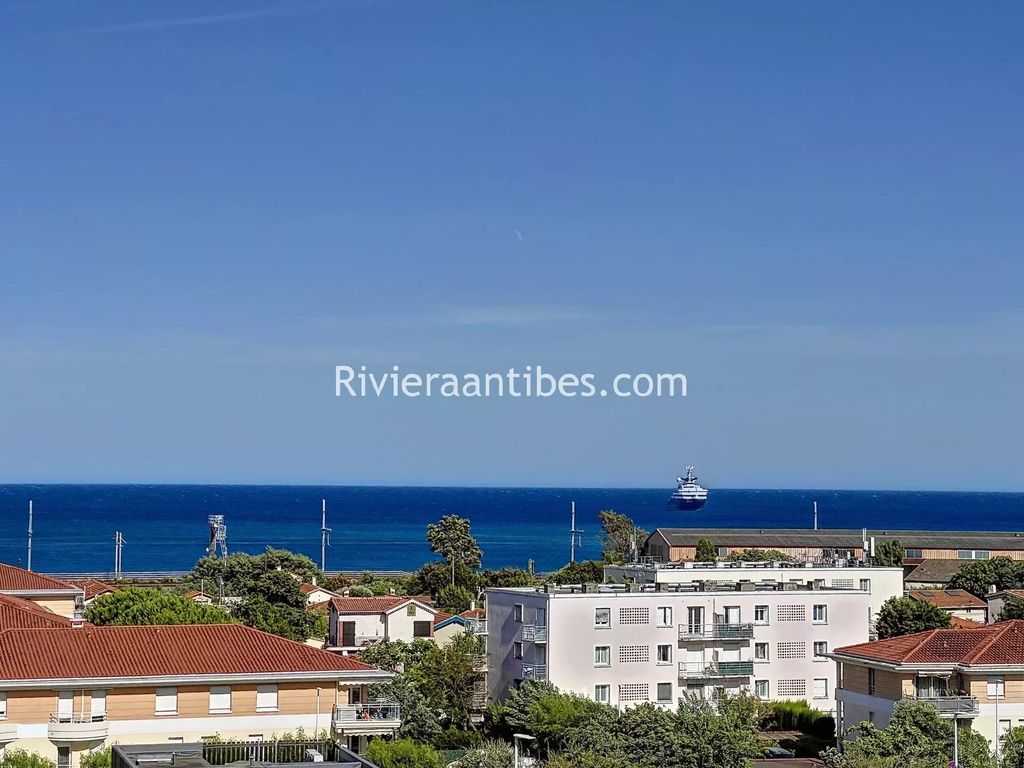 Achat appartement à vendre 3 pièces 62 m² - Antibes