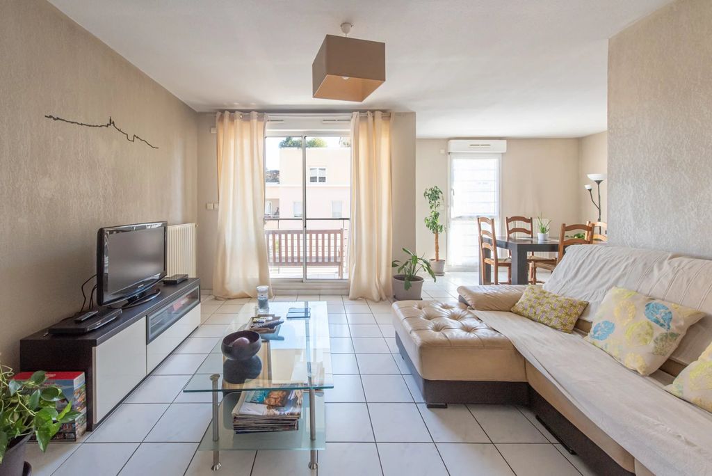 Achat appartement à vendre 3 pièces 72 m² - Aubagne