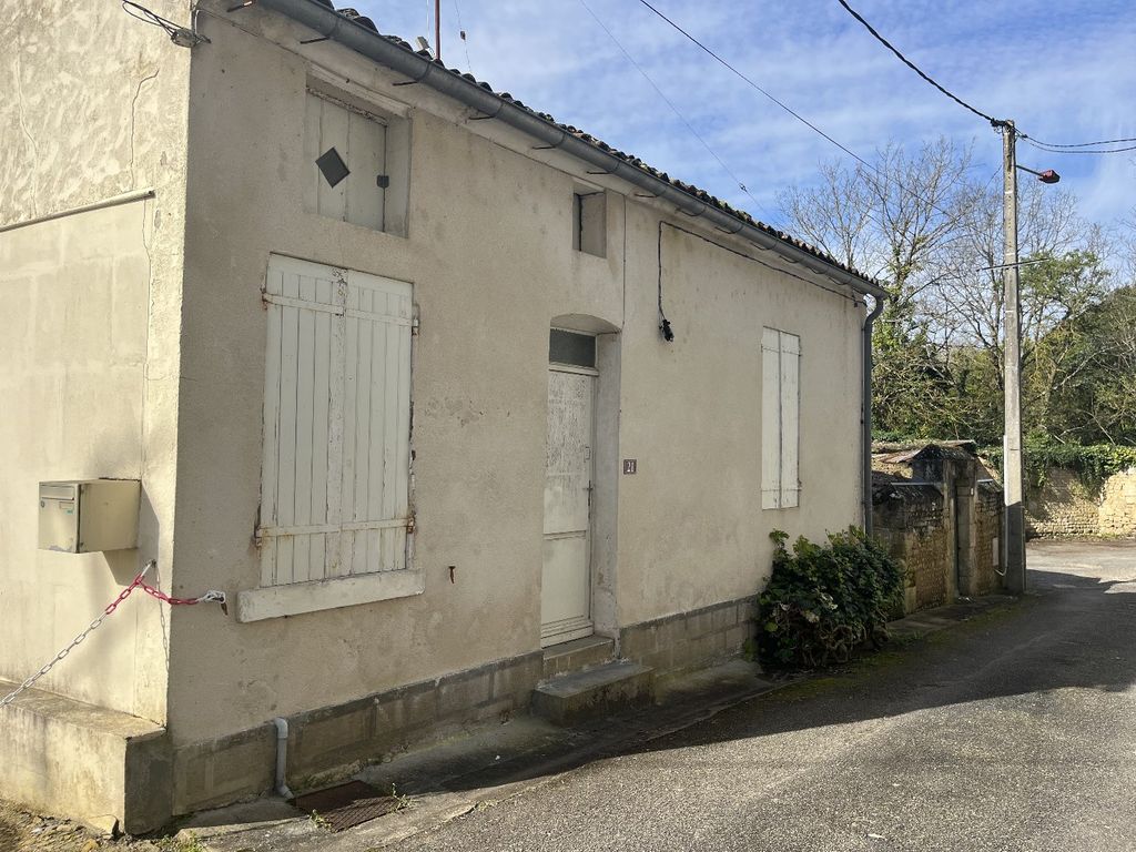 Achat maison à vendre 2 chambres 61 m² - Saint-Simon