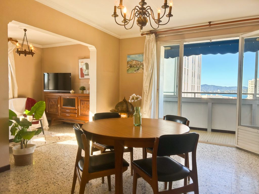 Achat appartement à vendre 5 pièces 97 m² - Toulon