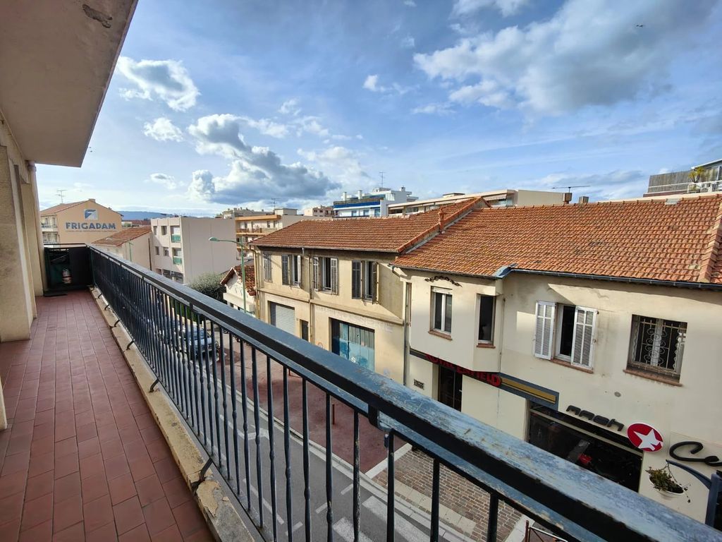 Achat appartement à vendre 3 pièces 74 m² - Le Cannet