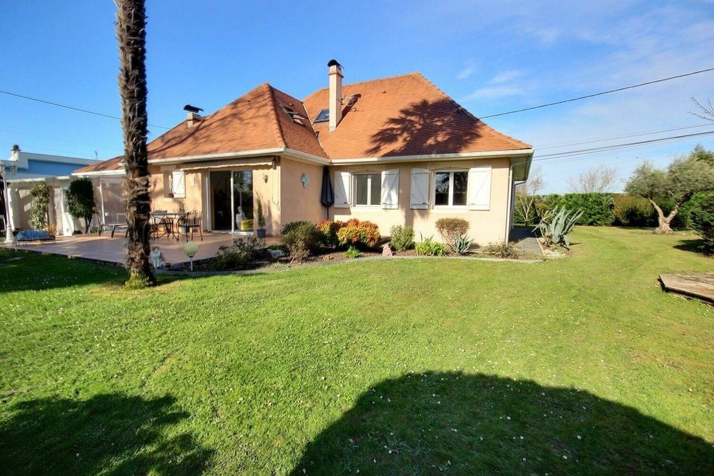 Achat maison à vendre 5 chambres 135 m² - Sauvagnon