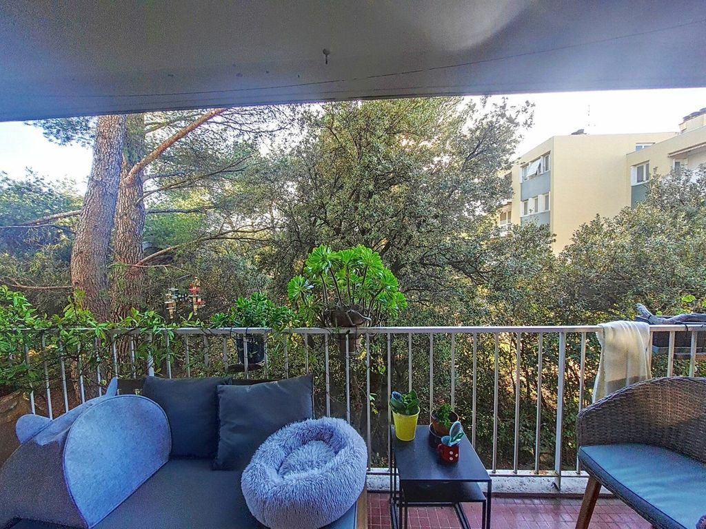 Achat appartement à vendre 4 pièces 84 m² - Villeneuve-lès-Avignon