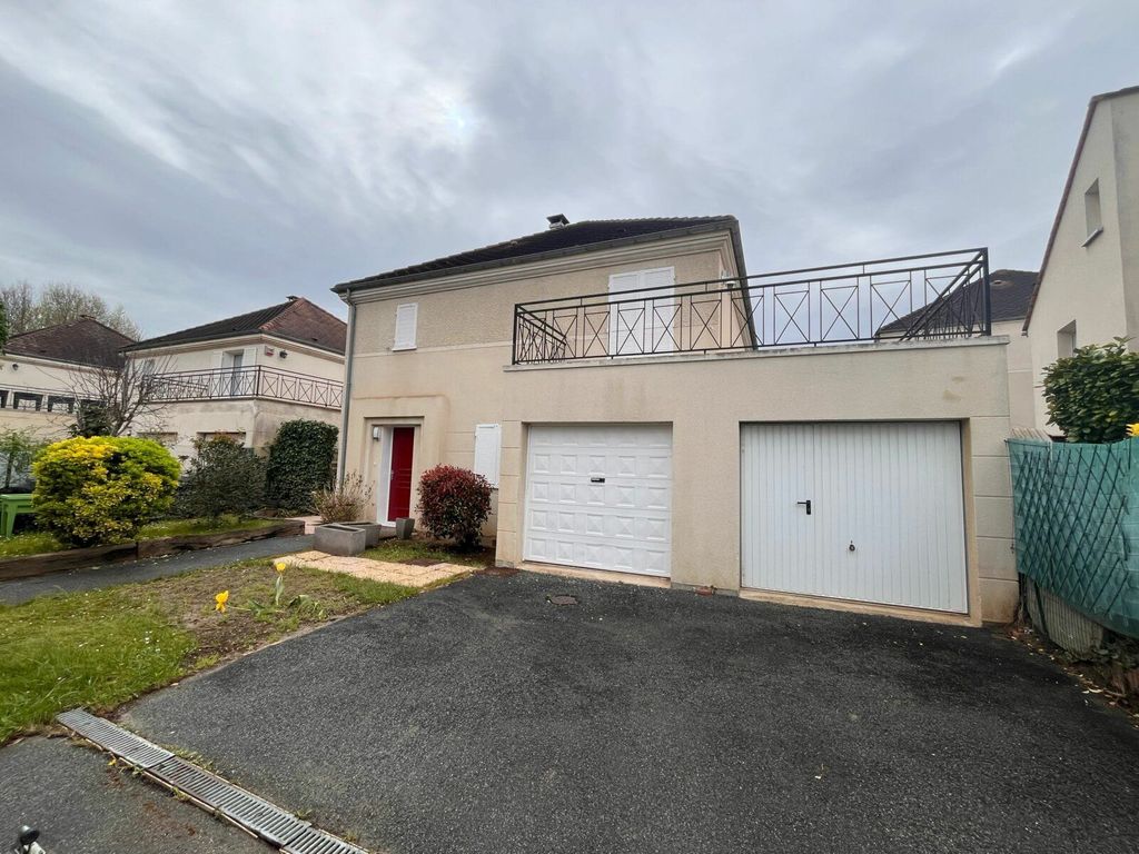Achat maison à vendre 4 chambres 108 m² - Bussy-Saint-Georges
