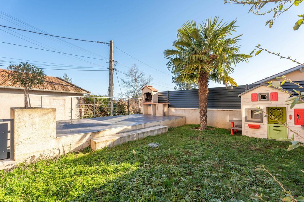 Achat maison à vendre 2 chambres 83 m² - Saint-Pierre-la-Palud