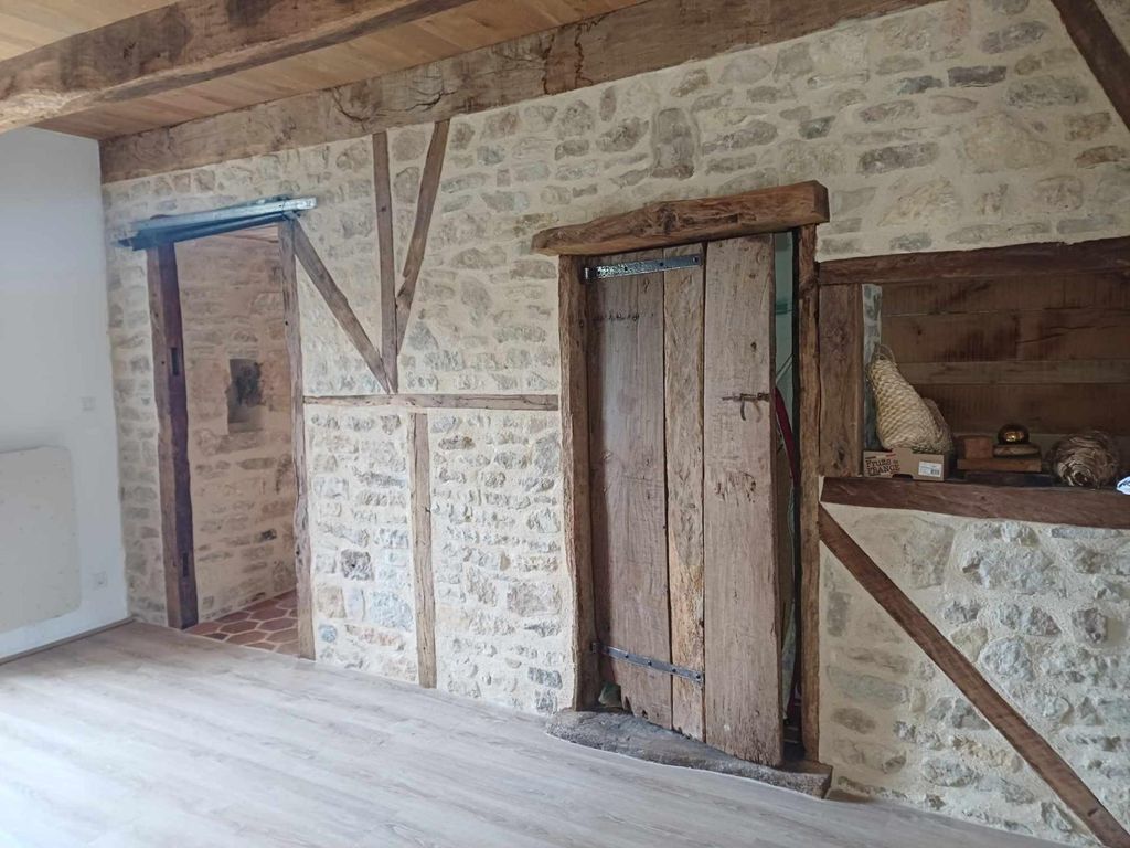 Achat maison à vendre 4 chambres 200 m² - Roussennac