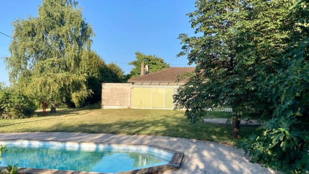 Achat maison à vendre 4 chambres 133 m² - Saint-Amant-de-Boixe