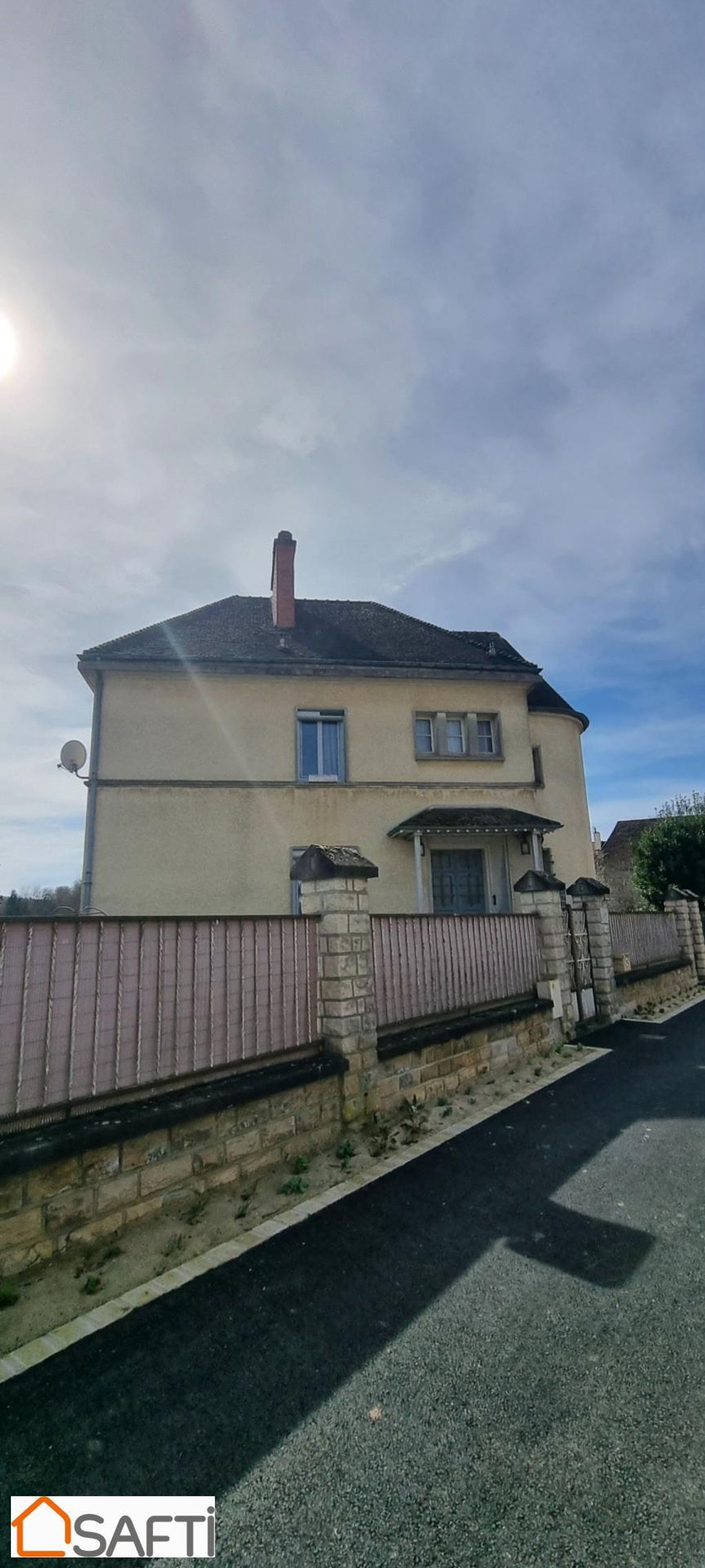 Achat maison à vendre 4 chambres 130 m² - Coulanges-sur-Yonne