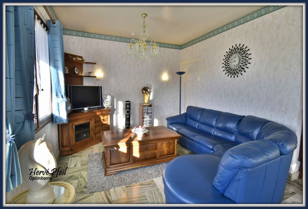 Achat maison à vendre 5 chambres 181 m² - Saint-Étienne-de-Saint-Geoirs