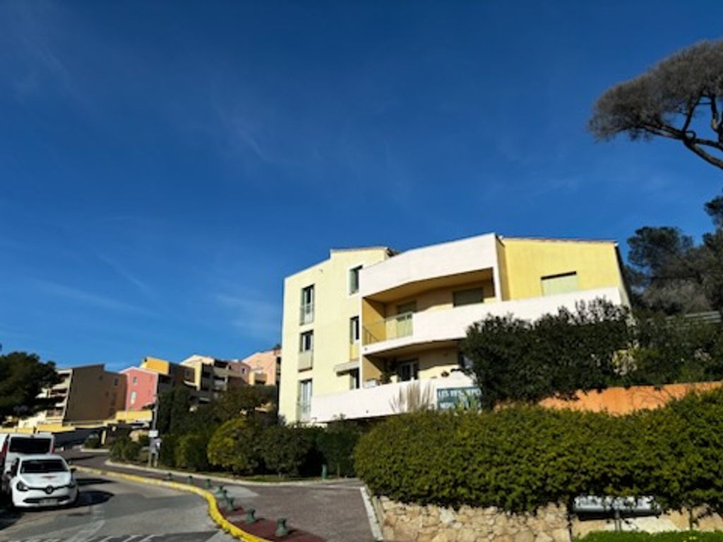 Achat appartement à vendre 4 pièces 87 m² - Saint-Tropez