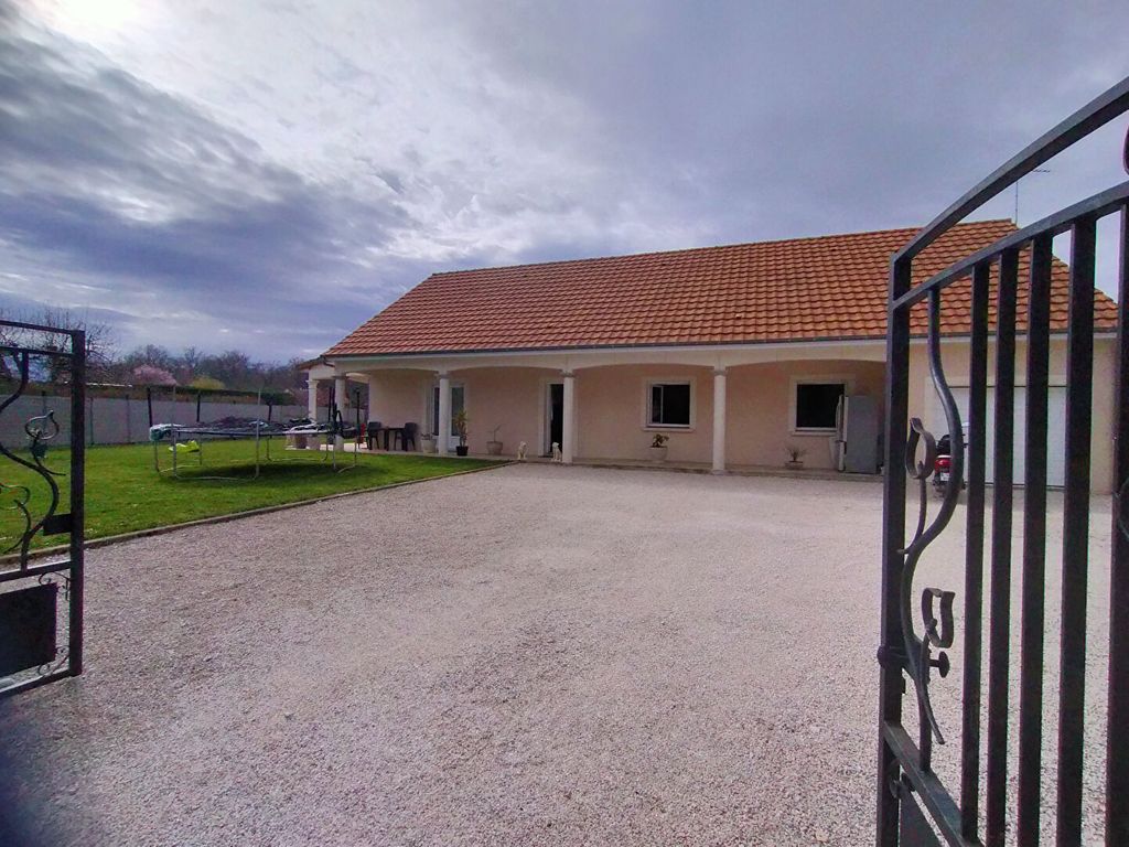 Achat maison à vendre 6 chambres 216 m² - Saint-Martin-en-Bresse