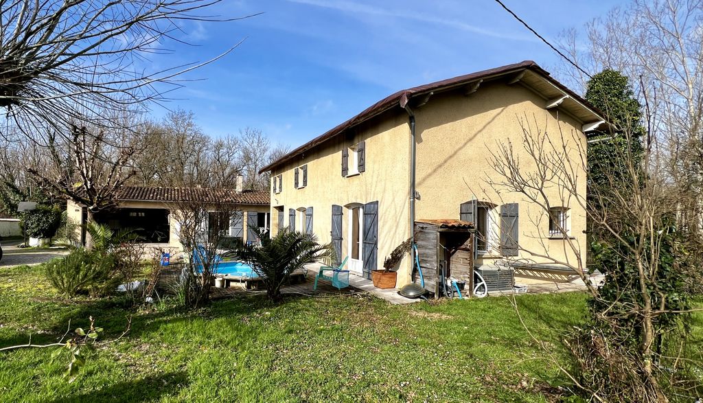 Achat maison à vendre 4 chambres 214 m² - Fronsac