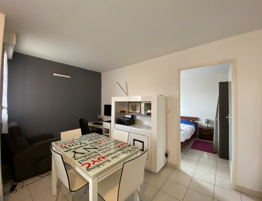 Achat appartement à vendre 2 pièces 46 m² - Nîmes