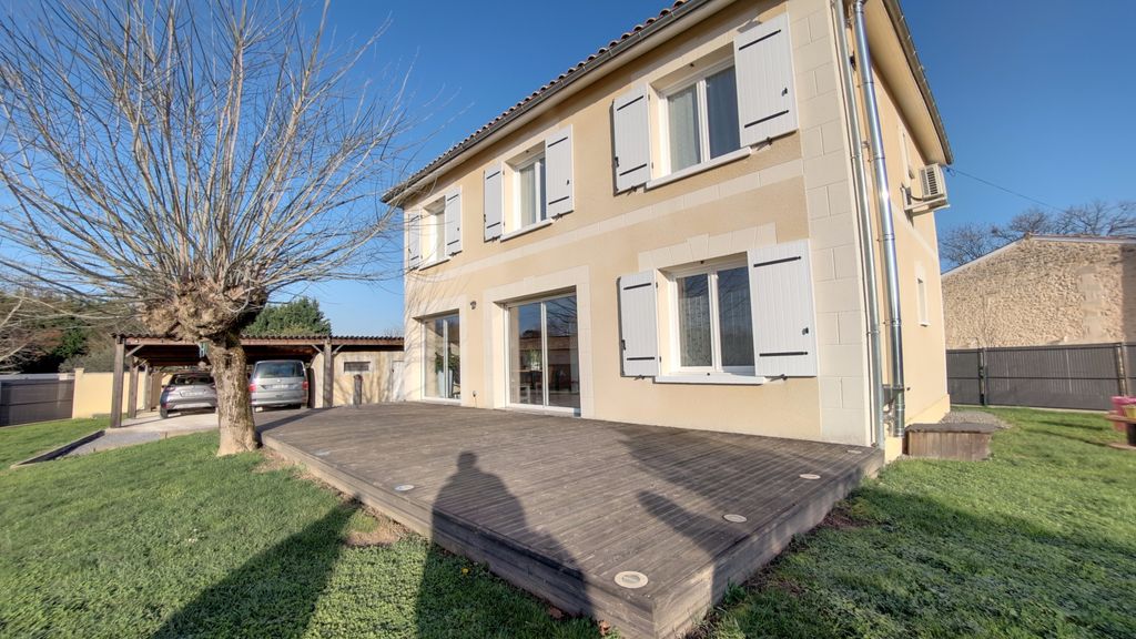 Achat maison à vendre 4 chambres 127 m² - La Lande-de-Fronsac