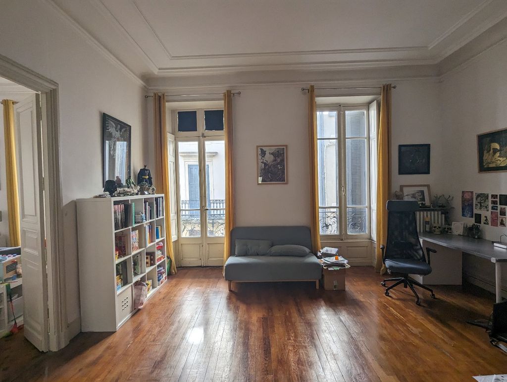 Achat appartement à vendre 5 pièces 167 m² - Nîmes