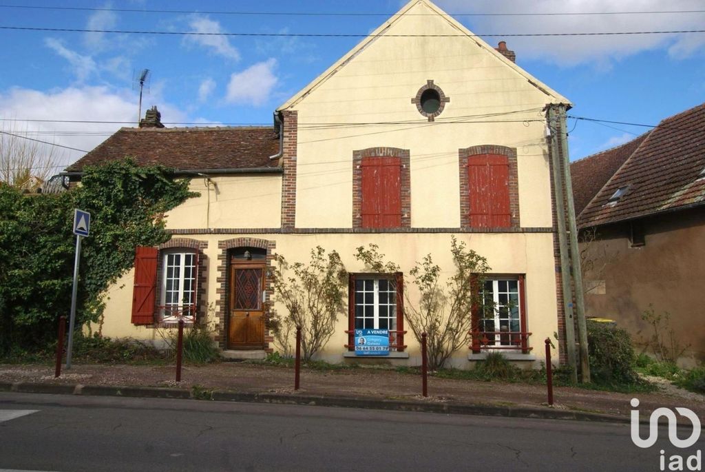 Achat maison à vendre 4 chambres 100 m² - Saint-Aubin-sur-Yonne