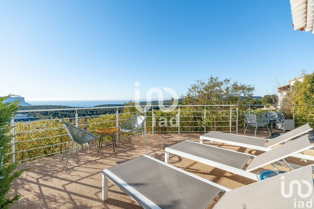 Achat maison à vendre 4 chambres 230 m² - Carnoux-en-Provence
