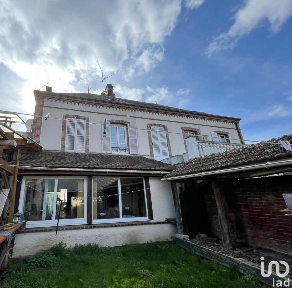 Achat maison à vendre 4 chambres 171 m² - Villemeux-sur-Eure