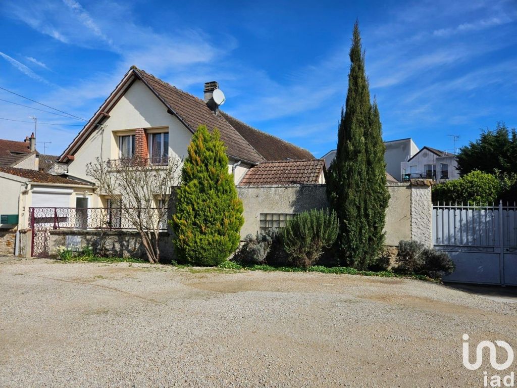 Achat maison à vendre 3 chambres 110 m² - Saint-Germain-sur-Morin