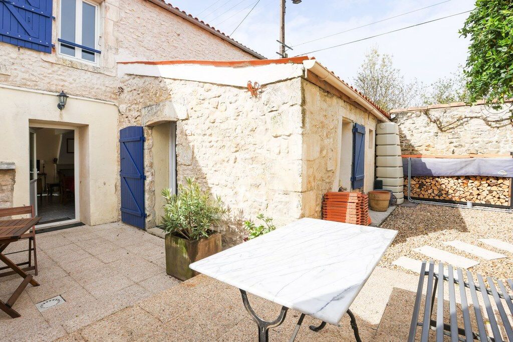 Achat maison à vendre 4 chambres 141 m² - La Rochelle