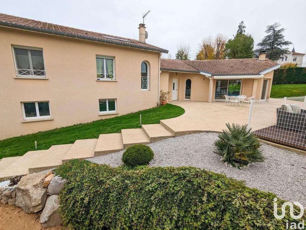 Achat maison à vendre 4 chambres 162 m² - Saint-Just-Saint-Rambert