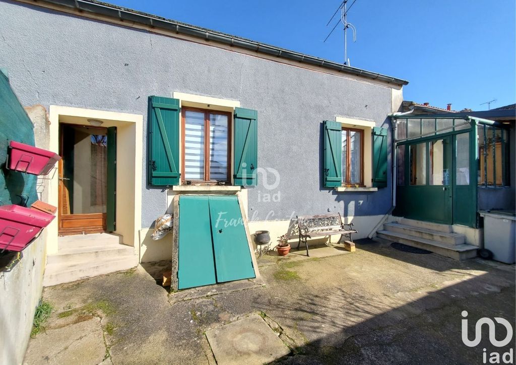 Achat maison à vendre 1 chambre 76 m² - Pussay