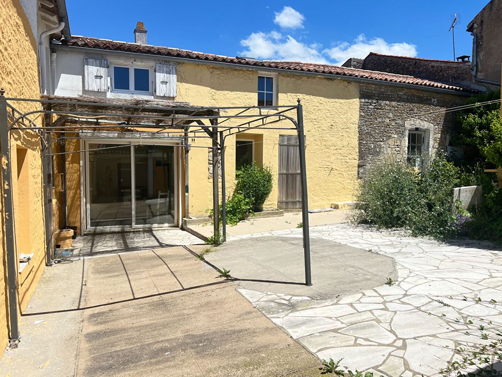 Achat maison à vendre 5 chambres 153 m² - Le Gué-de-Velluire