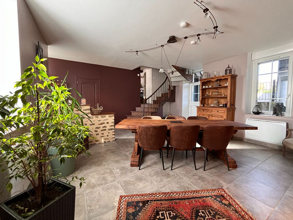 Achat maison à vendre 4 chambres 153 m² - Saint-Fraimbault-de-Prières