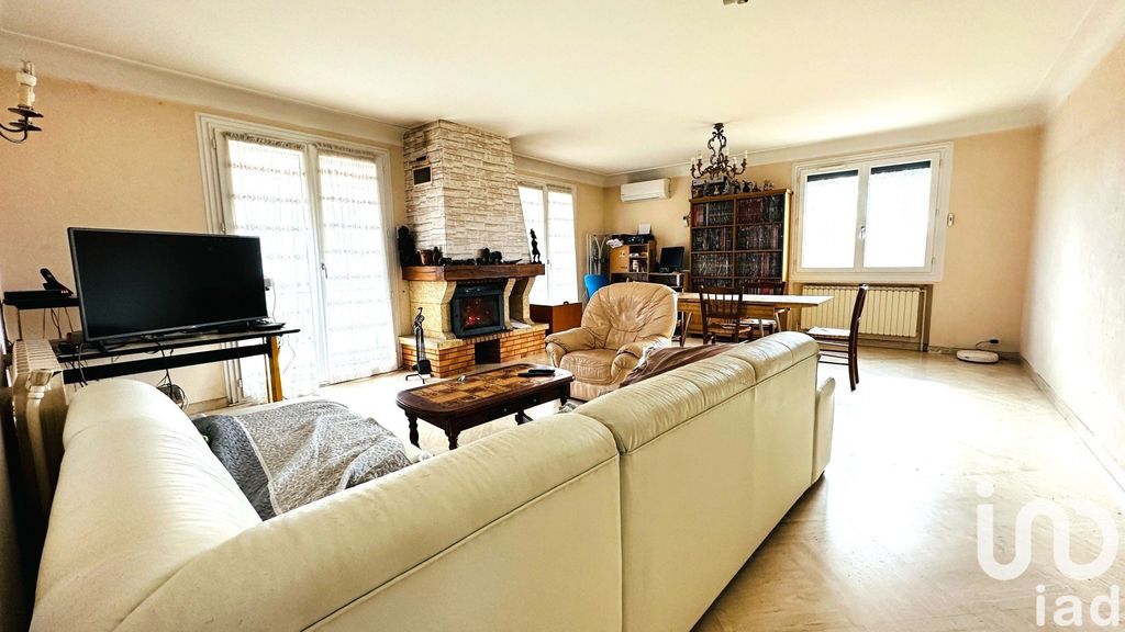 Achat maison à vendre 5 chambres 179 m² - Sury-le-Comtal