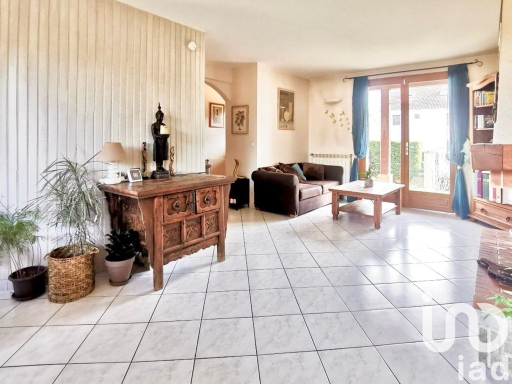 Achat maison à vendre 3 chambres 124 m² - Villecresnes